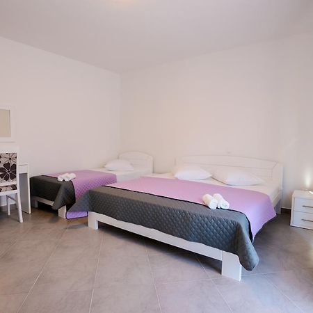 Rujno Apartments Starigrad Paklenica Bagian luar foto