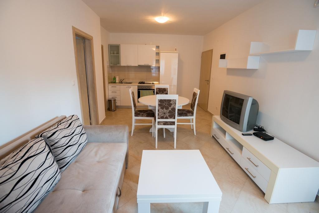 Rujno Apartments Starigrad Paklenica Ruang foto