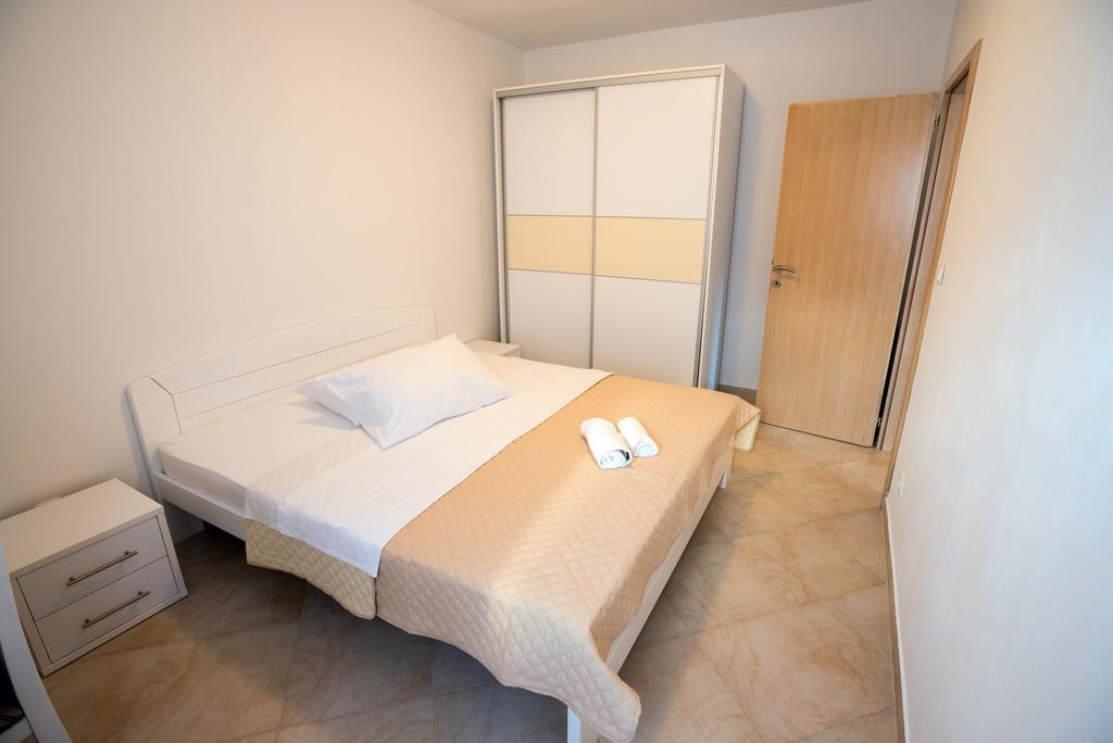 Rujno Apartments Starigrad Paklenica Ruang foto