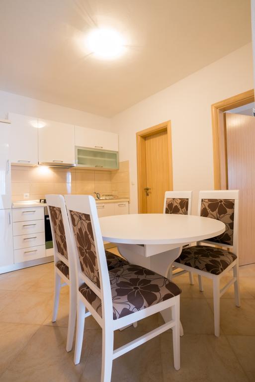Rujno Apartments Starigrad Paklenica Ruang foto