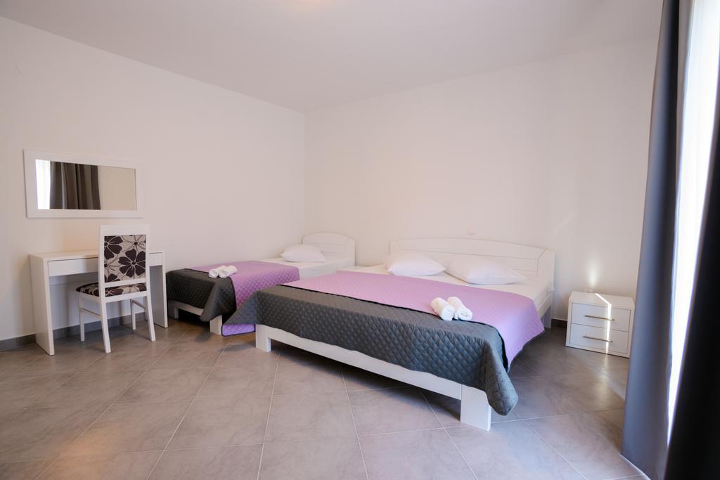 Rujno Apartments Starigrad Paklenica Bagian luar foto